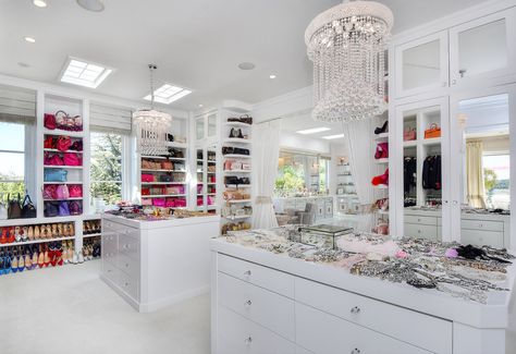 PHOTOS: RHOBH's Lisa Vanderpump Gives Tour of Beverly Hills Mansion Lisa Vanderpump Closet, Lisa Vanderpump House, Beverly Hills Mansion, Celebrity Closets, Dream Closet Design, Villa Rosa, Lisa Vanderpump, Beverly Hills Houses, Luxury Closets Design