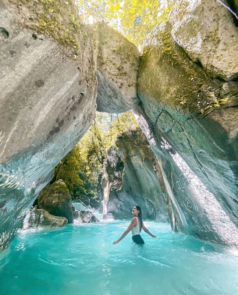 “For an adventure to remember, head to La Plaza in Barahona where you can venture through crystal-clear blue pools surrounded by limestone rocks within a jungle. #GoDomRep 📸: @theadrenalinetraveler 📍 La Plaza, Barahona, Dominican Republic” Limestone Rock, Blue Pool, Quito Ecuador, The Plaza, Quito, The Caribbean, Dominican Republic, Vacation Destinations, Adventure Time