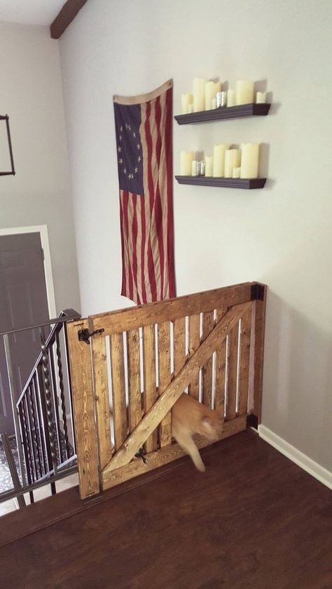 Diy Farmhouse Gate For Stairs, Dog Ear Fence Crafts Diy Projects, Barn Door Baby Gate Diy, Cat Door Diy, Wood Baby Gate, Pet Gate With Door, Diy Dog Gate, Barn Door Baby Gate, Baby Gate For Stairs