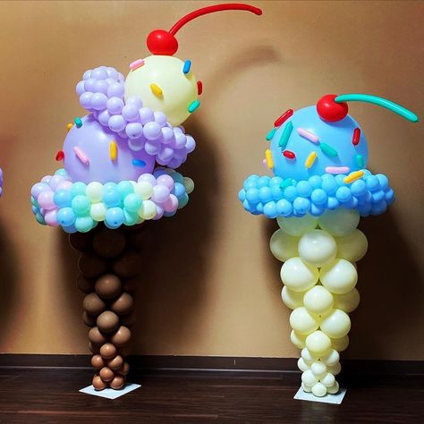 Candy Land Balloon Arch, Balloon Ice Cream Cones, Candyland Centerpieces Ideas, Ice Cream Centerpieces, Ice Party Theme, Ice Cream Birthday Party Theme, Ice Cream Balloons, Candy Balloons, Candy Land Birthday Party