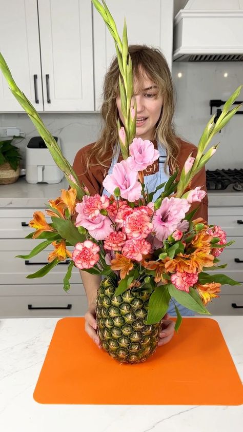 Pineapple Core, Pineapple Vase, Local Grocery Store, Flower Food, Original Video, Easy Summer, Beautiful Soul, Soul Food, Summer Decor