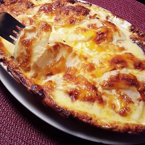 Cheesy Scalloped Turnips | Keto | Low Carb | Vegetarian Keto Turnip Recipes, Scalloped Turnips, Turnip Roots, Turnip Recipe, Turnips Recipe, Apple Charlotte, Rutabaga Recipes, Roasted Turnips, Turnip Recipes