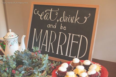 Winter Bridal Shower Decorations, Winter Bridal Shower Themes, Christmas Engagement Party, Pearl Bridal Shower, Christmas Bridal Shower, Christmas Bridal Showers, Eat Drink And Be Married, Bridal Shower Decorations Diy, Winter Bridal Showers