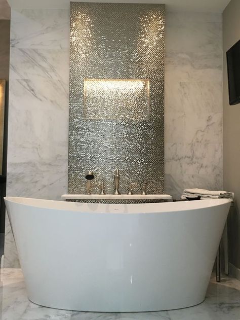 Glam Bathroom, Luxury Master Bathrooms, Bathtub Decor, Bar Interior Design, Bad Inspiration, Modern Farmhouse Bathroom, Marble Bathroom, Dream Bathroom, Bath Tub