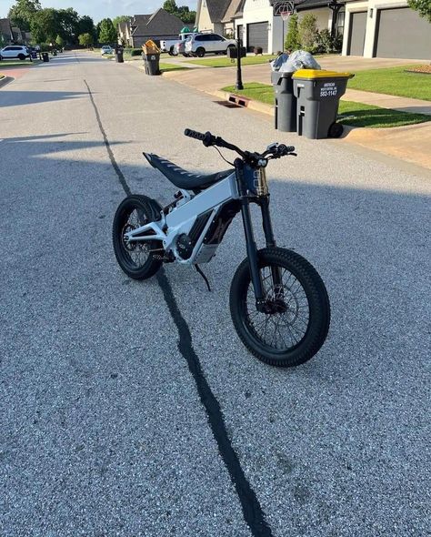 SURRON LBX 2023 74v battery Top Speed upto 55mph Colour: Black Reverse Mode Traction Control 3 Driving Modes 2 Keys Charger Manuals Paperwork Full Invoice Upon Sale Price : $3500 DELIVERY Website:litesurronbikes.com #surron #ebike #surronlightbee #dualtron #electricscooter #escooter #electricbike #speedway #ninebot #citycoco #electricmotorcycle #dualtronthunder #dualtronultra #ebikes #enduro #ultron #kingsong #kugoo #teneriffa #electric #halten #raptortv #dualtronx #kickboard #maxspeed #ligh... Surron Electric Bike, Custom Dirt Bike, Cool Dirt Bikes, Stunt Bike, Bike Aesthetic, Electric Bikes, E Scooter, Electric Motorcycle, Dirt Bikes