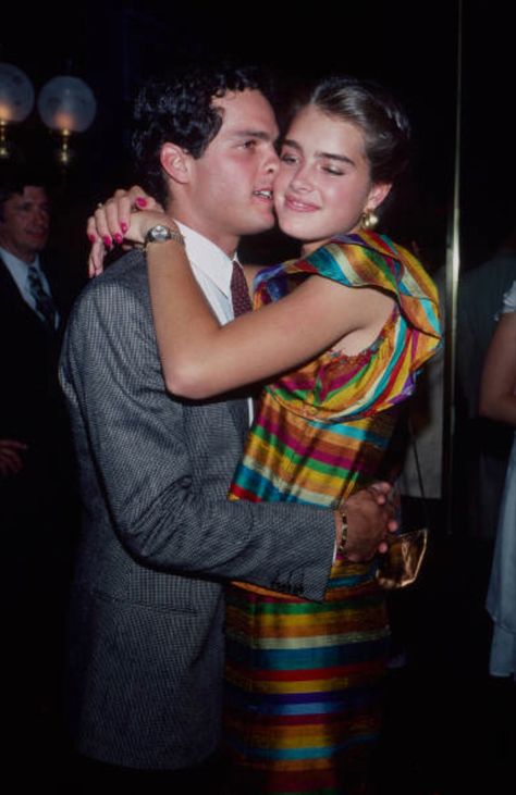 endless love 1981 premiere Brooke Shields Endless Love, Brooke Shields Michael Jackson, Endless Love Movie, Endless Love 1981, Blue Lagoon Movie, Brooke Shields Young, African Print Maxi Skirt, New York Pictures, 80's Fashion