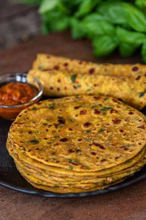 Gujarati Methi Thepla Recipe | Methi Na Thepla Recipe Video - Masalakorb Thepla Recipe, Methi Thepla, Gujarati Cuisine, Roti Recipe, Flat Breads, Indian Cooking Recipes, Indian Bread, Global Cuisine, Gujarati Recipes