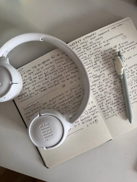 White Jbl Headphones Aesthetic, White Jbl Headphones, Study Headphones, 2023 Must Haves, School Study Motivation, Aesthetic Gadgets, Farewell Neverland, Candles Cute, Study German