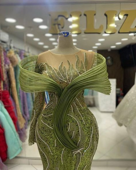 African Dress Traditional, Nigerian Wedding Dresses, Reception Party Dress, Green Mermaid Dress, Mermaid Party Dress, African Bridal Dress, Bridal Reception Dress, Classy Gowns, Evening Mini Dresses