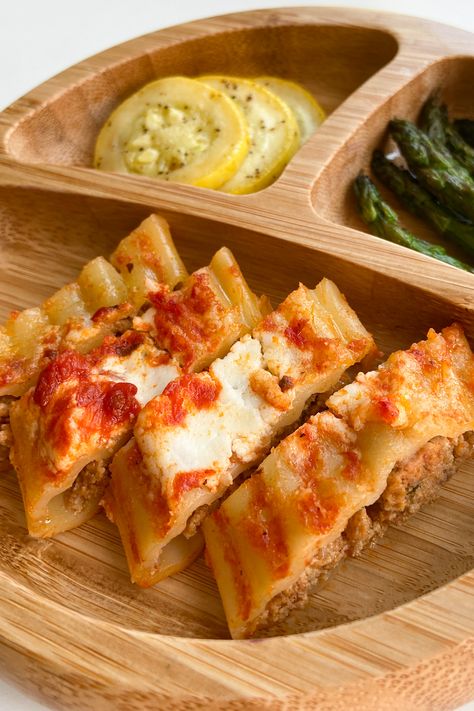 Cheesy Beef Manicotti Toddler Beef Recipes, Toddler Dinner Ideas Healthy, Toddler Family Meals, Healthy Meals Kids Will Eat, Toddler Pasta Recipes, Beef Manicotti, Toddler Dinner Ideas, Toddler Dinners, Tiny Bellies