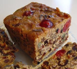 Best Christmas Fruitcake Ever Fruit Cake Recipe Christmas, Fruit Cake Christmas, Torte Cupcake, Fruitcake Recipes, Christmas Fruit, Toasted Walnuts, Holiday Cakes, Food Cakes, Fruit Cake