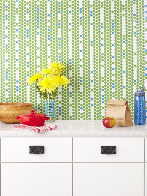 30 Penny Tile Designs That Look Like A Million Bucks Blue Penny Tile, Penny Tile Backsplash, Gorgeous Bathroom Tile, Penny Tiles, David Bromstad, Penny Floor, Backsplash Tile Design, Creative Tile, Tiles Ideas