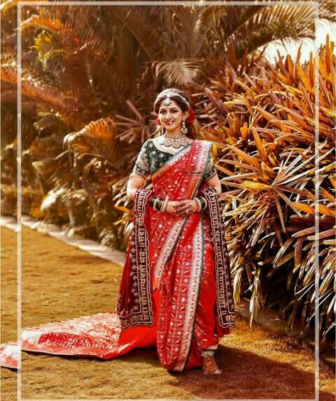 Marathi Wedding Outfit For Bride, Peshwai Nauvari Saree Look, Peshwai Look For Wedding, Navari Saree Marathi Bride, Nauvari Saree Brides, Maharashtrian Bride, Maharashtrian Wedding, Best Indian Wedding Dresses, Marathi Bride