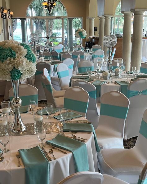 Tiffany Blue And Silver Wedding, Tiffany Decorations Party, Teal Quinceanera Theme, Tiffany Themed Wedding, Teal And Silver Wedding, Silver Wedding Reception, Tiffany Blue Wedding Theme, Tiffany Bride, Blue Wedding Receptions