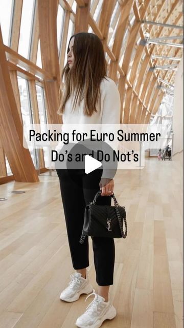 Trip To Italy Outfits, How To Dress In Italy, Packing For Europe, Europe Outfits, Backpacking Europe, Italy Outfits, Best Purses, Amazing Travel, One Bag