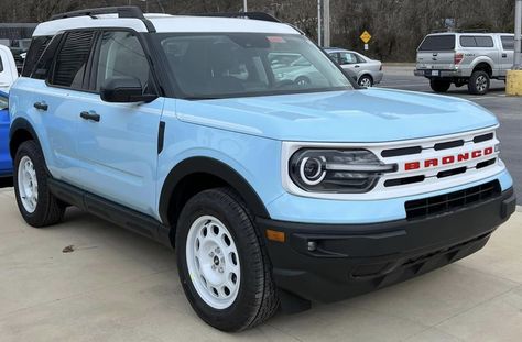 Ford Bronco Sport Big Bend Heritage Edition Blue Ford Bronco, Bronco Sport Heritage, Blue Bronco, Ford Bronco Sport Big Bend, Bronco Sport Big Bend, Vision Bored, Ford Bronco Sport, Bronco Sport, White Rims