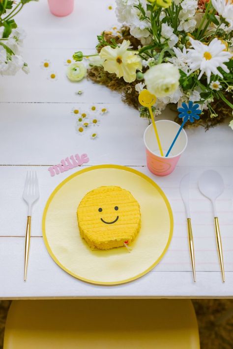 Smiley Face Party, Happy Smiley Face, Mini Pinatas, Cute Smiley Face, 30 Birthday, One Year Birthday, Pinata Party, Emoji Party, Facebook Party