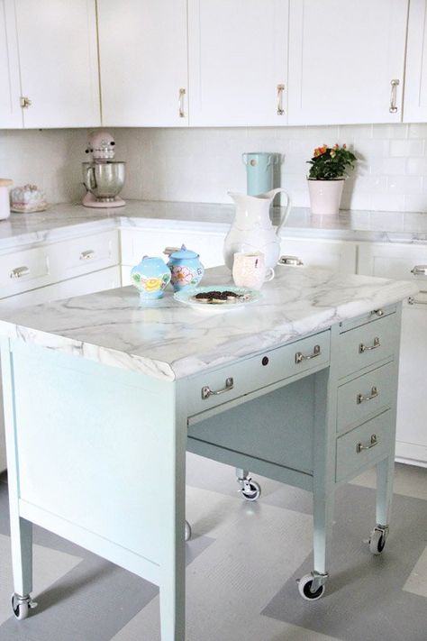 Kitchen Island Alternatives, Diy Kitchen Cart, Marble Kitchen Island, Rolling Kitchen Island, Small Kitchen Island, Diy Kitchen Island, Kitchen Island Design, Kitchen Marble, Trendy Kitchen