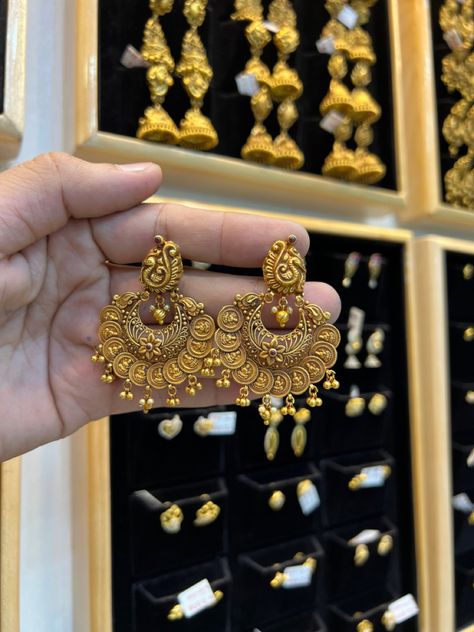 Contact 9845038080 Gold Earing, Simple Gold Bangle, Gold Jewelry Prom, Temple Jewellery Earrings, Wedding Jewellery Designs, Gold Temple Jewellery, Gold Jewels Design, Antique Necklaces Design, New Gold Jewellery Designs