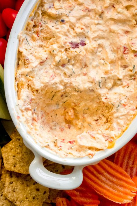 Hot feta cheese dip with roasted peppers, garlic, and dill. It's crazy good! #fetadip #hotdip #fetacheesedip Best Appetizer Dips, Roasted Sweet Peppers, Feta Cheese Dip, Dip With Cream Cheese, Stuffed Pepper Dip, Feta Dip, Sweet Peppers, Snack Dip, Football Food