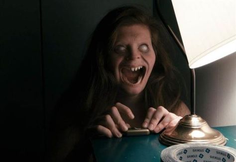 Lights Out creepy thing Creepy Photos, The Boogeyman, Best Horror Movies, I Love Cinema, Smiling Man, Movies 2016, Best Horrors, Movie Trailers, Adaptation