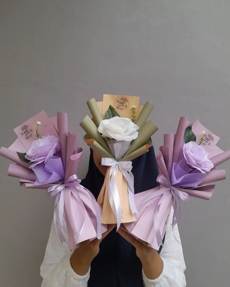 Paper Rose Craft, Flower Hijab, Wrapping Flowers, Graduation Flower Bouquet, Snack Bouquet, Rose Craft, Single Flower Bouquet, Graduation Bouquet, Graduation Flowers