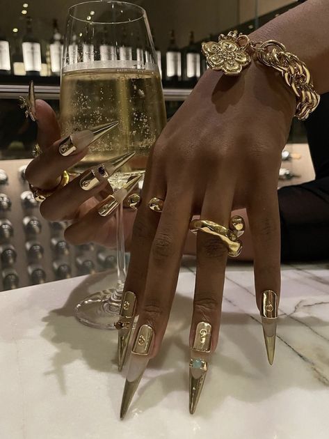 Nails Gold, Nails Long, Fire Nails, Funky Nails, Pretty Acrylic Nails, Nails Inspo, Dope Nails, Gold Nails, Long Acrylic Nails