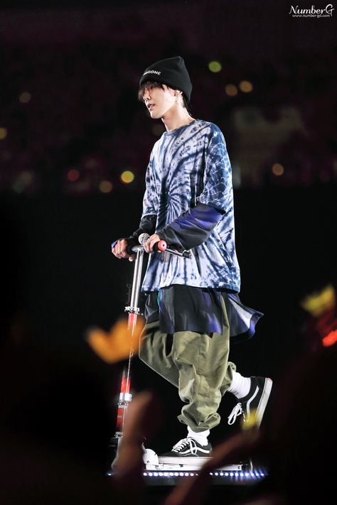 G-Dragon / GD / BIG BANG / Last dance concert Bigbang Concert, G Dragon Fashion, Ootd Korean, Vintage Street Fashion, Boyish Style, Bigbang G Dragon, Kwon Jiyong, Current Obsession, Ji Yong