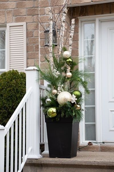 Outdoor Christmas Planters, Christmas Urns, Holiday Planter, Exterior Christmas, Outside Christmas Decorations, Winter Planter, Christmas Pots, Christmas Planters, Front Porch Christmas Decor Ideas