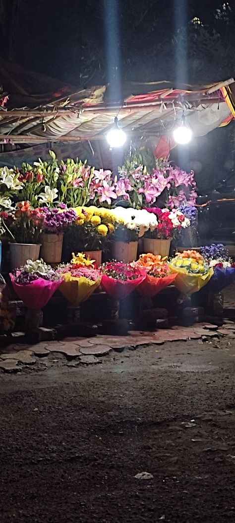 Bouquet Of Flowers Aesthetic Dark, Flower Bouquet Aesthetic Dark, Bouquet Flower Aesthetic, Flower Store, Bouquet Flower, Black Box, Roman Empire, Flower Shop, Dark Aesthetic