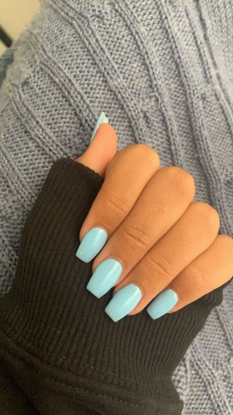 Trendy Acrylic Nails Coffin Short Simple, Basic Color Nails Acrylic, Gel Nails Ideas One Color, Short Light Acrylic Nails, Cool Color Nails Acrylic, Plain Nails Inspiration, Pretty Simple Nails Acrylic Square, Short Acrylic Nails Basic Colors, Pretty Colors For Nails