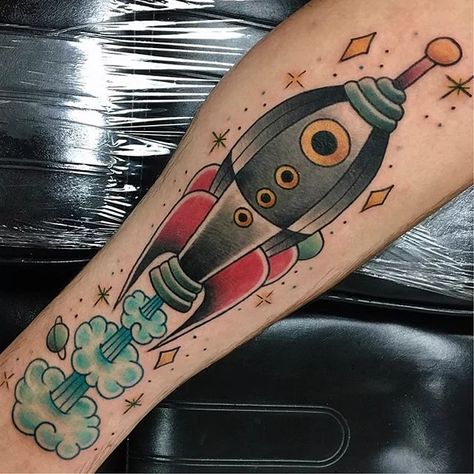 Rocket Ship Tattoo, Spaceship Tattoo, Robot Tattoo, Rocket Tattoo, Dna Tattoo, Ufo Tattoo, Traditional Tattoo Inspiration, Awareness Tattoo, Alien Tattoo