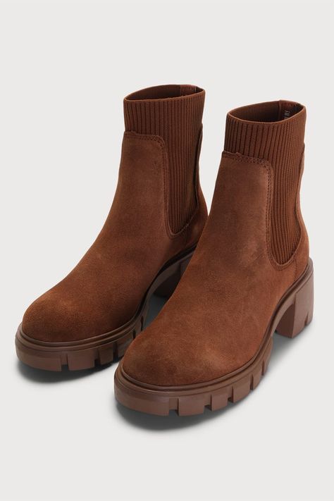 Platform Chelsea Boots Outfit, Chunky Brown Boots, Brown Chelsea Boots Outfit, Chelsea Boot Outfit, Chelsea Boots Outfit, Platform Chelsea Boots, Vegan Leather Skirt, Brown Chelsea Boots, Boots Chelsea