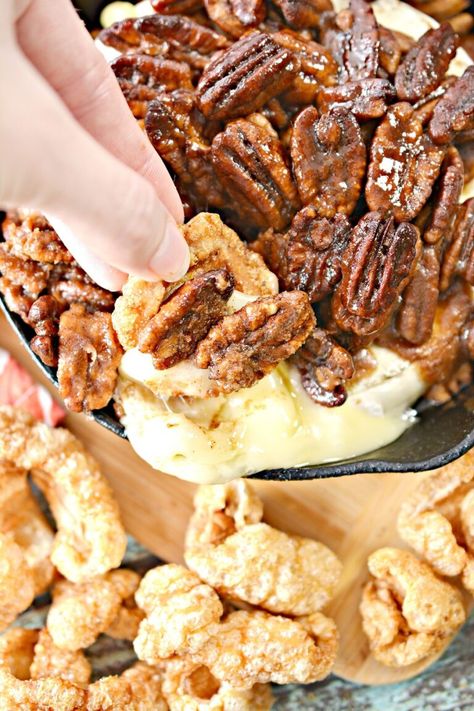 Keto Baked Brie With Pecans in pan with pork rinds Baked Brie With Pecans, Brie With Pecans, Brie Recipes Appetizers, Pecan Sauce, Baked Brie Recipes, Brie Recipes, Cucumber Bites, Low Carb Appetizers, Carb Snacks