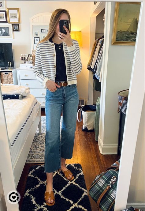 Blue And White Striped Cardigan Outfit, Striped Cardigan Outfit, Stripe Cardigan Outfit, Preppy Casual Outfits, Jeans Preppy, White Wide Leg Jeans, Striped Sweaters, Black Wide Leg Jeans, Cardigan Outfit