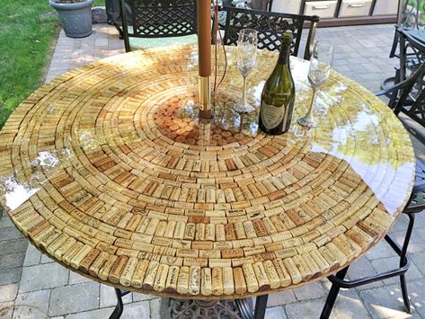 Wine Cork Table, Cork Table, Wine Cork Diy Crafts, Wine Cork Projects, Cork Crafts Diy, Wine Cork Diy, Wine Cork Art, Diy Outdoor Table, Deco Champetre