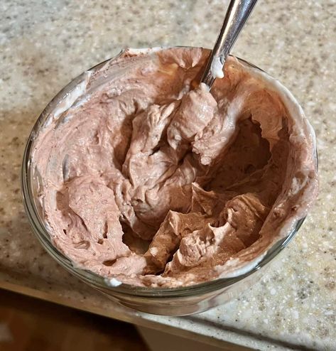 Two ingredient chocolate ice cream Chocolate Pudding Dip, Pudding Dip, Pecan Tarts Mini, Carnation Instant Breakfast, Breakfast Cheesecake, Peanut Butter Breakfast, Easy High Protein Meals, Instant Breakfast, Sugar Free Pudding