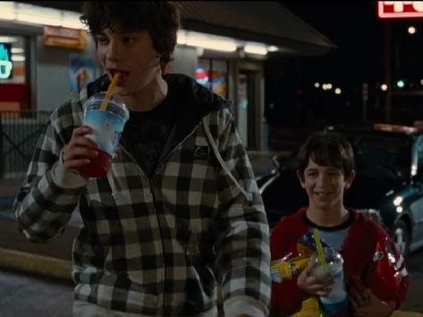 Rodrick Party Pictures, Rodrick Heffley And Greg Heffley, Rodrick And Greg Heffley, Rodrick Icon, Diary Of A Wimpy Kid Rodrick, Rodrick Pfp, Rodrick Heffley Fanart, Roderick Heffley, Wimpy Kid Rodrick