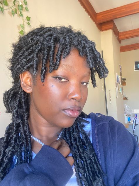 Locs With Fringe, Butterfly Locs With Bangs, Loc Bangs, Locs With Bangs, Faux Locs Short, Appearance Aesthetic, Short Loc Styles, Faux Locs Styles, Bangs Fringe