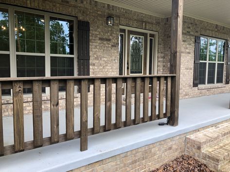 Front Porch Railings Diy, Country Porch Railing Ideas, Porch Railing Diy, Porch Railing Ideas, Mobile Home Addition, Porch Railing Designs, Door Fence, Front Porch Railings, Railing Designs