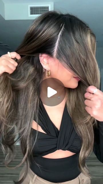 Simple Hairstyles & Tips on Instagram: "Simple & perfect hair hacks ❤️❤️ By @linanoory ❤️ . *No copyright infringement was intended. If you are the author of this video and do not want your video to be posted on this page, please contact me in DM and your video will be deleted as soon as possible. Thank you 🤗 . #hairvideo #hairoftheday #hairstyleideas  #hairtutorial #naturalhairtutorial #hairofinstagram #cutehairstyles #hairtutorialvideo #braidoftheday #hairstyle #braidsofinstagram #braidtutorial #tutorialhair #hairstylevideo #hairdecoration #tutorialhairdo #hairideas #tutorialvideo #hairglamvideos #hairstyleideas" Simple Hairstyles, Beautiful Braided Hair, Natural Hair Tutorials, Easy Hair Updos, Hair Tutorials For Medium Hair, Bun Hairstyles For Long Hair, Hair Videos Tutorials, Fashion Scarf, Hairdo For Long Hair