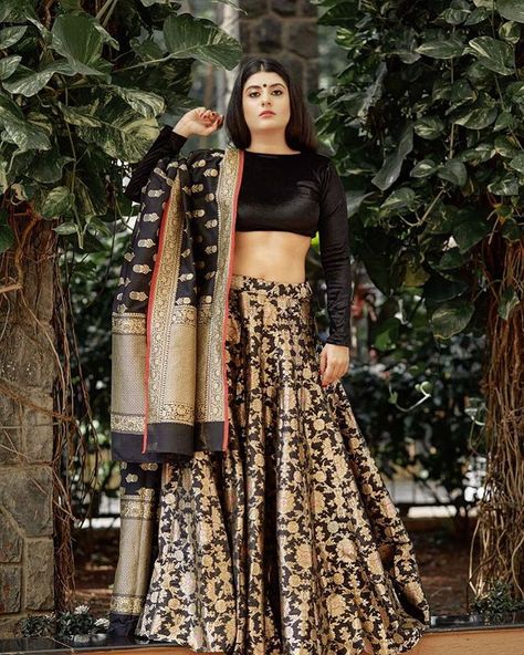 traditional outfits, silk sarees, silk lehenga, zari #shaadiwish #indianweddings #indianbride #bridallehenga #bridaljewellery #bridaloutfit #lehengacholi #blousedesign #cholidesign #silklehenga Broket Blouse Design, Black Blouse Outfit, Choli Dress, Lehnga Dress, Party Wear Lehenga, Indian Bridal Outfits, Dress Indian Style, Indian Wedding Outfits, Lehenga Designs