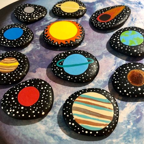 Solar System Toys Story Stones Outer Space Playset for | Etsy Outer Space Crafts For Kids, Planets Activities, Space Themed Room, Educational Play, Not Musik, Story Stones, Stones Art, Diy Projects For Beginners, Rock Painting Designs