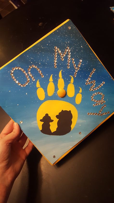 Brother Bear Graduation Cap, Wall-e Graduation Cap, Disney Graduation Cap, Cap Inspiration, Disney Graduation, Graduation Cap Decoration Diy, Grad Cap Designs, Grad Cap Ideas, Graduation College