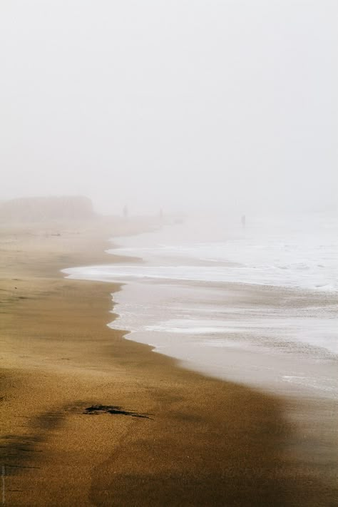 Misty Scenery, Pottery Moodboard, Misty Beach, Calm Beach, Social Logo, Relaxing Images, Senior Thesis, Calm Sea, Diego Garcia