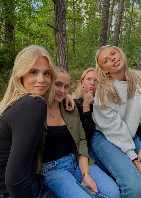 Norse Women, Swedish People, Norwegian Women, Norwegian Girl, Nordic Goddesses, Nordic Beauty, Swedish Blonde, Finnish Women, Swedish Women