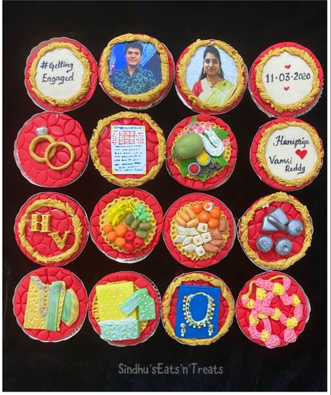 Aarthi Plates Decoration Simple, Engagement Plate Decoration Indian, Baby Annaprasana Ideas, Engagement Plate, Barbie Decorations, Engagement Cupcakes, Gaye Holud, Haldi Kumkum, Diy Floral Decor