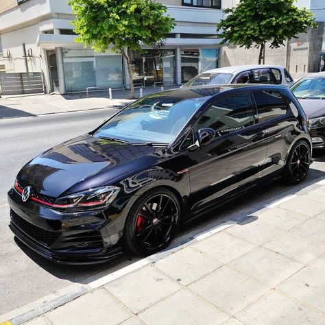 BLACK GTI 🔥💣 . Follow: @vwclubtrcom 🚗: @_blackgti7.5 . #golf7gti #golfgti #golf7r #golfr #golf7 #vwgolf #golf #vw #volkswagen #golf8 #black Vw Golf Wallpaper, Vw Golf R Mk7, Gti Car, Mk6 Golf, Golf 7 R, Golf 7 Gti, Gti Mk7, Mk6 Gti, Volkswagen Up