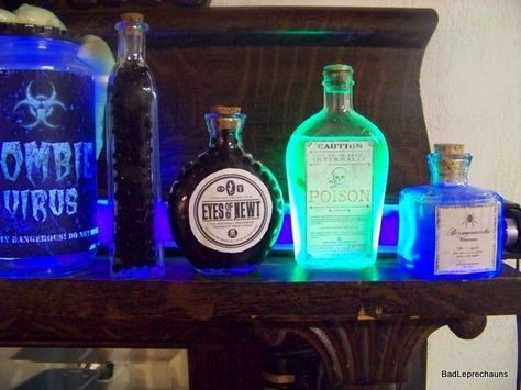 Glow stick potions Glowing Potion Bottles, Glowing Potion, Glow Halloween, Witch Tools, Halloween Potion Bottles, Witch Pictures, Witch Potion, Halloween Potions, Halloween Rocks