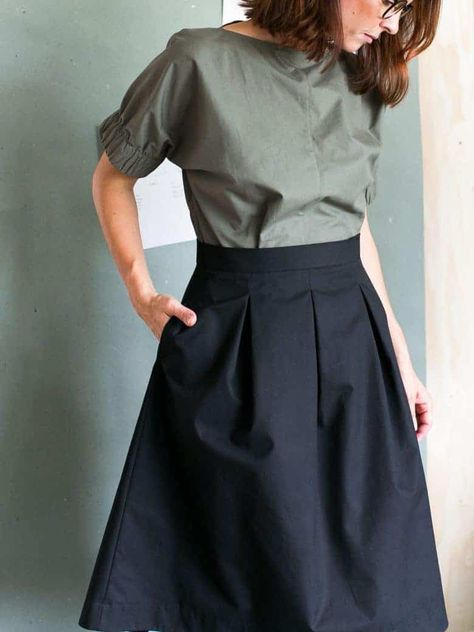 Pleat Skirt Pattern, Pleated Skirt Pattern, Basic Skirt, Pleat Skirt, Cuffed Top, Beginner Sewing Projects Easy, Assembly Line, Couture Mode, Skirt Patterns Sewing